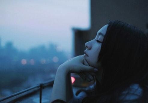 简单好看的微信网名伤感唯美 太傻太天真给她看(精选48句)