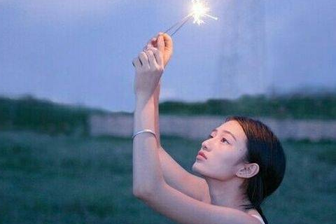 唯美伤感网名窒息的痛两三个字大全 简单有内涵(精选41句)