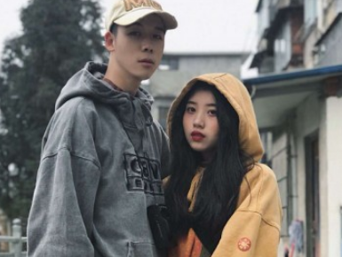 00后情侣网名一对好听带符号 我是你的谁