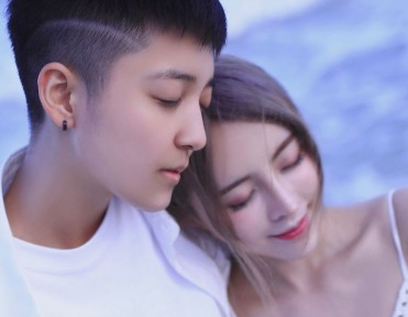 2022最火抖音情侣网名一对好听 我要陪你很久很久