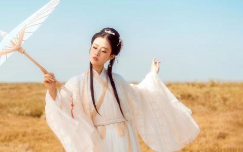 超霸气女王范的句子古风 超霸气女王范的句子(精选12句)