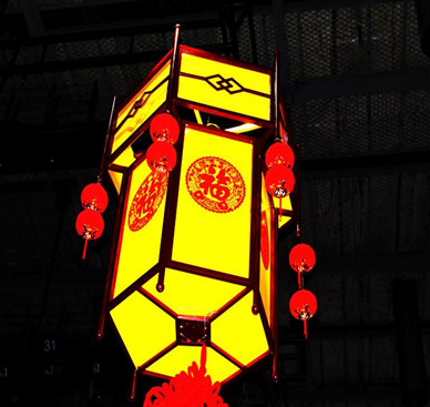 新年挂灯笼怎么发朋友圈 过春节挂灯笼的心情说(精选13句)