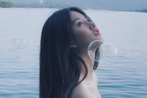 感悟人生的微信说说心情短语 你要接受这世上突(精选21句)