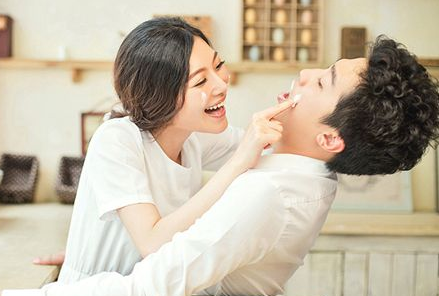 情侣说说心情短语2022 世界那么大我想去看看