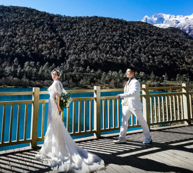 旅拍婚纱照的心情说说 边旅游边拍婚纱照的句子(精选22句)