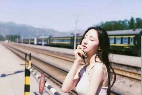 唯美伤感的说说心情短语2022 喜欢只是从浓烈变得