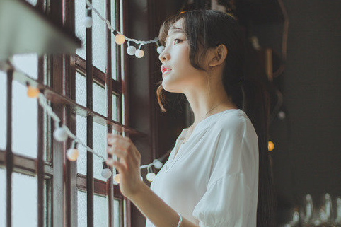 有点自卑带点伤感的爱情说说 那些说到心坎的爱(精选27句)