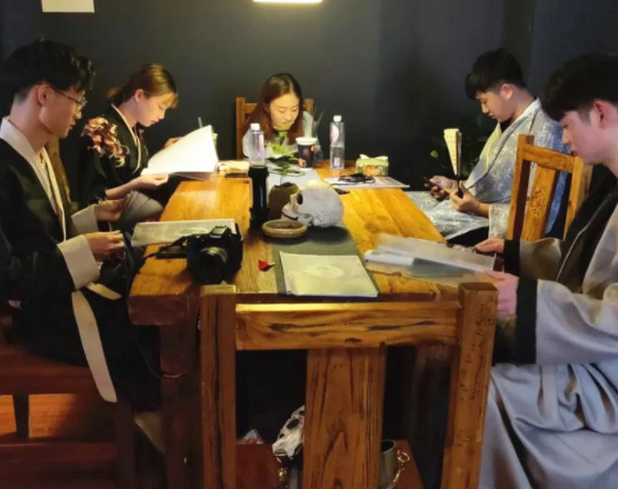 剧本杀发朋友圈的句子 第一次玩剧本杀的感受文(精选22句)