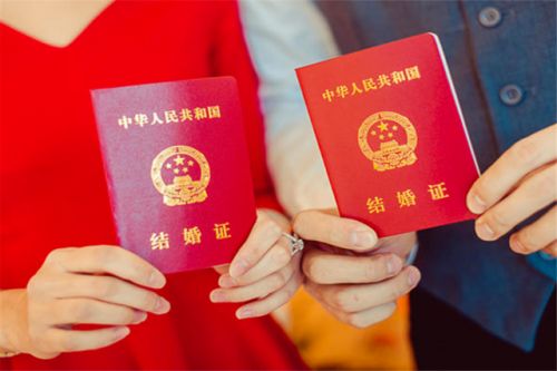 领证发朋友圈的文案 领证发朋友圈文艺点的(精选18句)