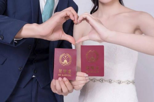 领结婚证文案朋友圈 官宣领证的句子(精选17句)