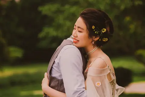 爱笑的女孩经典语录 爱笑的女孩唯美句子(精选14句)