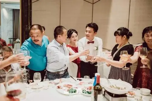美食秒赞文案 朋友圈晒美食经典语录(精选14句)