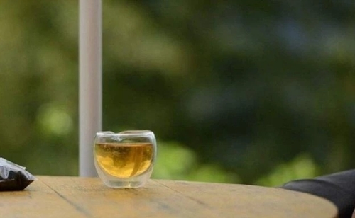 和朋友喝茶的唯美句子(精选30句)