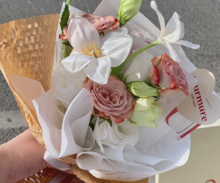 给男朋友的彩虹屁说说 夸奖男朋友的彩虹屁文案(精选22句)