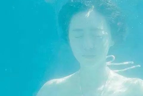 被爱情伤到了的心情说说伤感大全 仍旧一个人伤(精选26句)