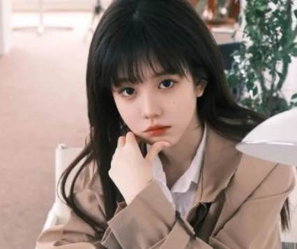 比较拽又高冷的美女文案 酷拽又很高冷的美女说(精选23句)