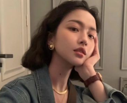 关于女孩子快乐简单的文案 适合甜美女孩发朋友(精选24句)