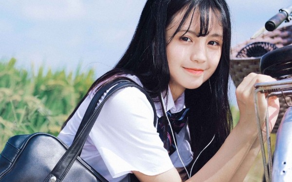 安慰的个性说说 生活，总有些事让人无奈，人生，总有些情令人悲哀