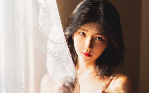 女生深夜哭了的美句句子