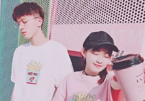 形容自己花痴的搞笑说说30句