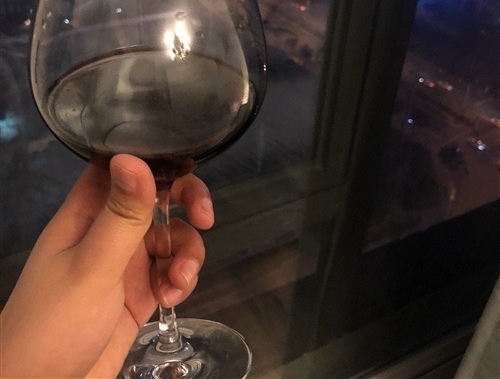 只有酒精才能麻痹自己的说说22句