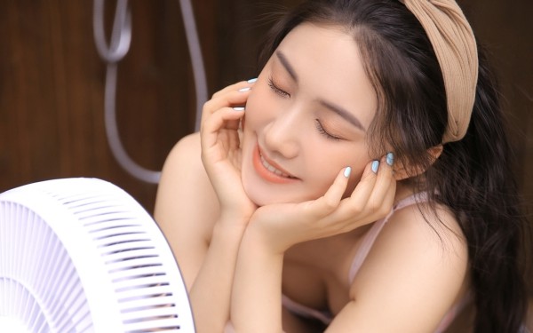 我把睡眠丢了，晚上睡不着，白天醒不了