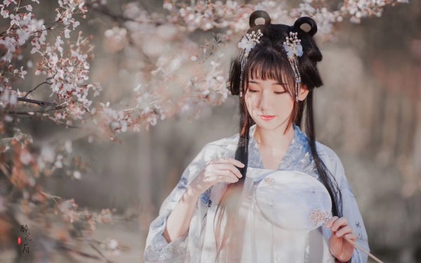 创意新颖的心灵鸡汤 若时光阴暗，那就多些历练