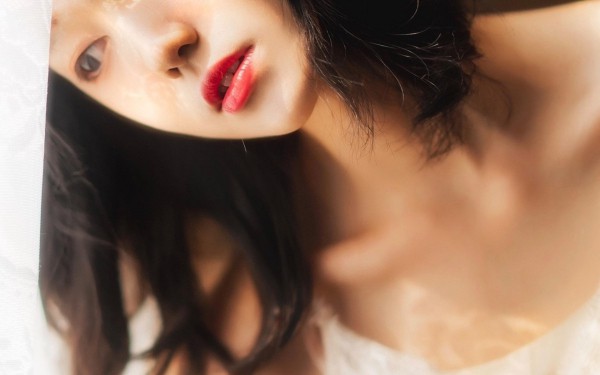 适合发朋友圈的心情感悟短句子 你对我的视而不见，让我痛到无力诉