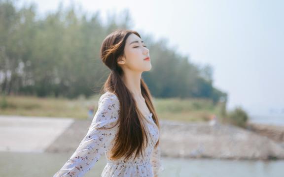 关于心疼的句子语录有哪些？伤感心痛的句子语录又有哪些？