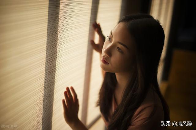 最近很火的文案长句情感伤感(特别长有伤感的文案)