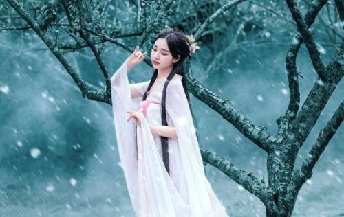 怎样安慰自己的女朋友的话语 关心女朋友的暖心的话