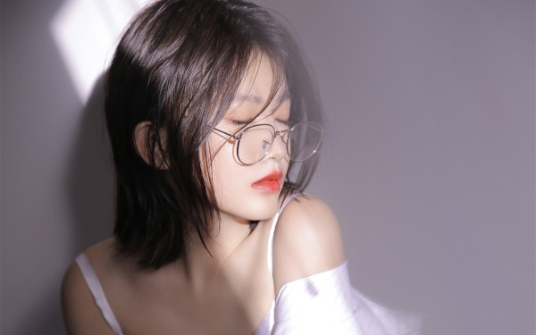 很想一个人的心情朋友圈说说 我想一路陪伴着你，让生命从此更加绚烂多