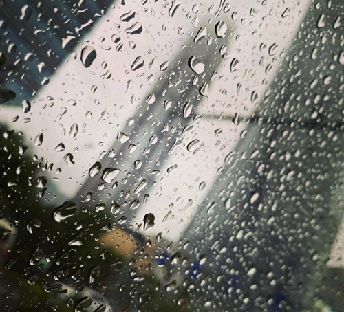 下雨天湿漉漉的说说21句