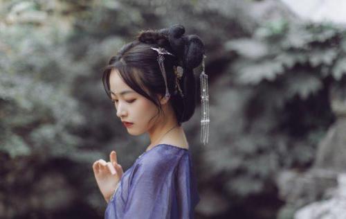 伤感难过的简单句子 压抑憋屈的心情短句