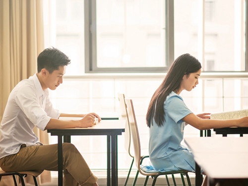 适合00后女生发的爱情说说28句