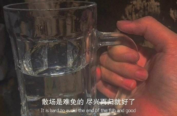 经典扎心情感文案(情感扎心文案精选)