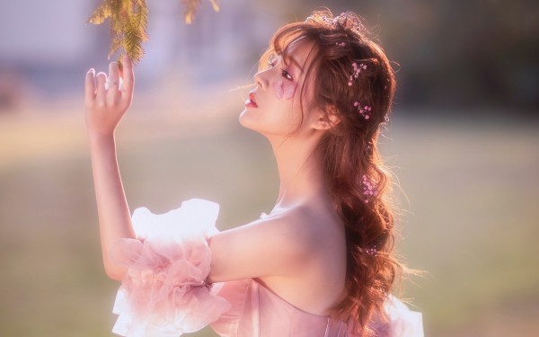 当一个女生说“我很好，我没事”的时候，信的人都是**。