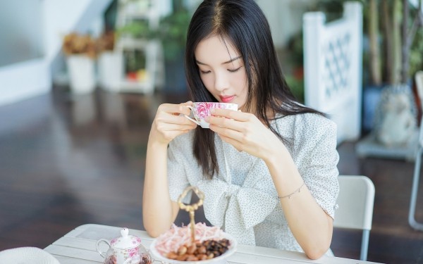 扣扣空间好听的短语 真心地读懂一个女人，如同读懂一本书