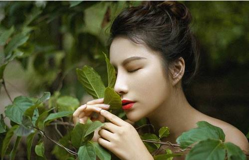 女人不要依赖男人、对自己好一点，做独立女人励志语录。