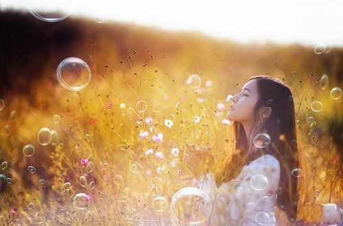 醉夜回眸，背影在时光中老去