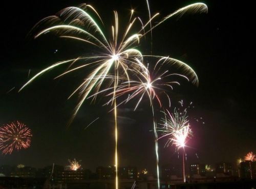 大年三十除夕夜放烟花的幸福说说 除夕夜经典简短祝福语说说26句