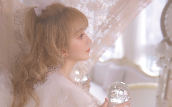 情商高女生发的朋友圈图片配文 女生发朋友圈的文字美句
