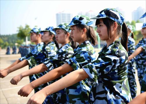 关于军训的句子霸气 军训是一片热土可以沸腾人的血液