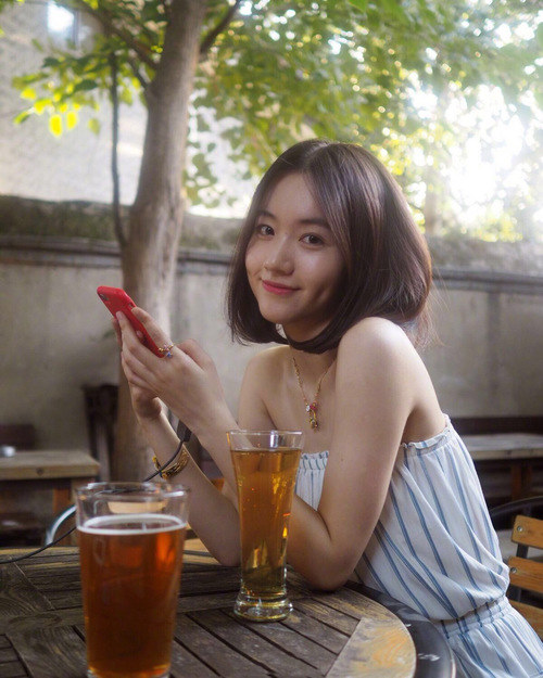 家乡趣事_采摘槐花儿