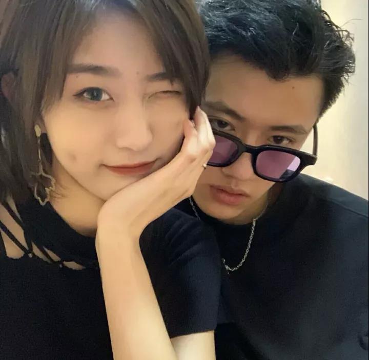 情侣秀恩爱的句子
