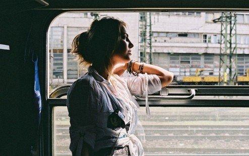 怎样表达伤心朋友圈句子 表示自己很伤心的朋友圈短语