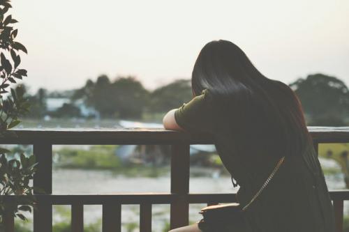很压抑心很累的句子 心累了撑不下去的句子49句