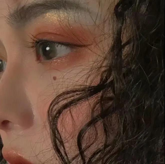 女生低调发自拍的文字