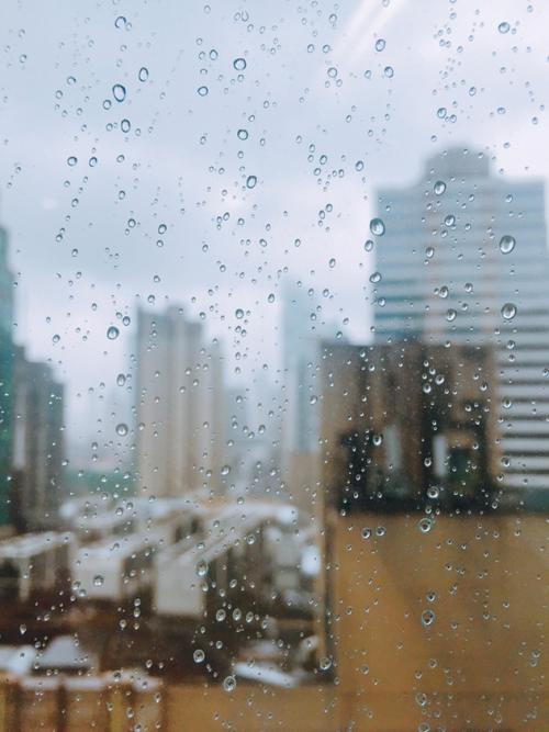 下雨感慨说说心情