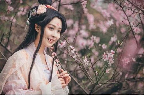一纸离殇，满笔清愁